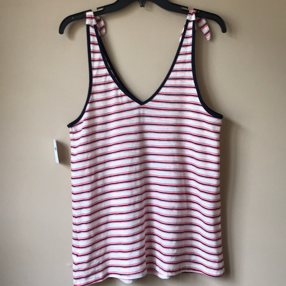 GAP Tank Top - Picture 2 of 4